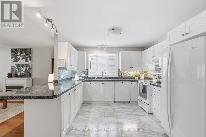 148 Glenariff Drive — photo 11 of 38