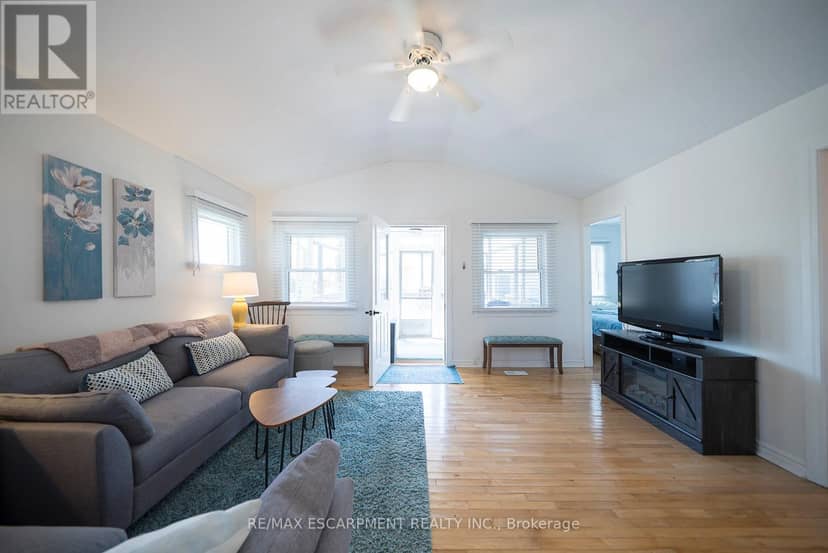 21 Ferris Street — photo 9 of 34