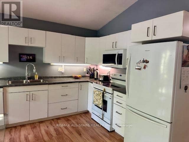 33 Edwina Drive — photo 11 of 31