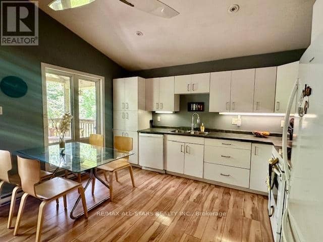 33 Edwina Drive — photo 12 of 31