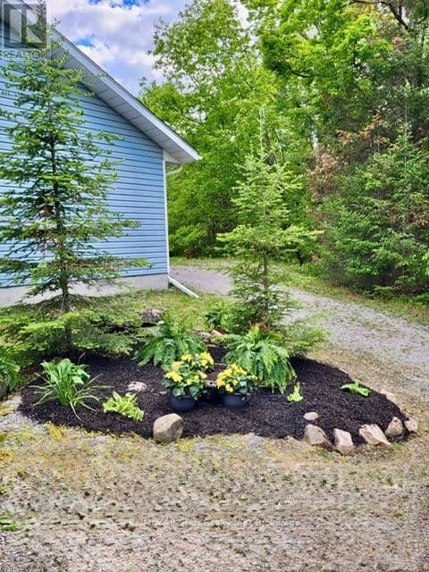 33 Edwina Drive — photo 28 of 31