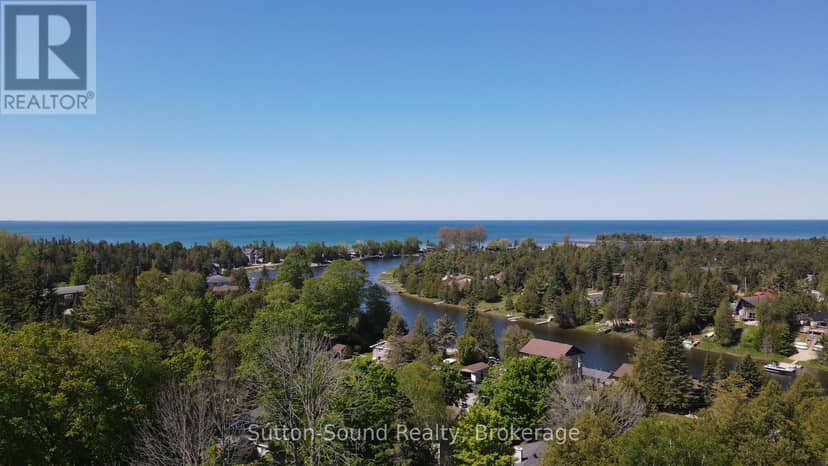 11 Sarnia Avenue — photo 7 of 7