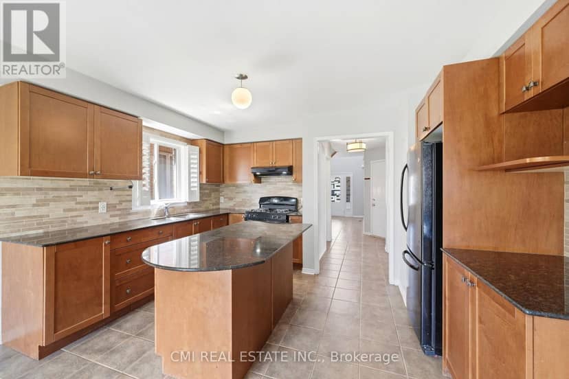 82 Gwillimbury Drive — photo 12 of 40