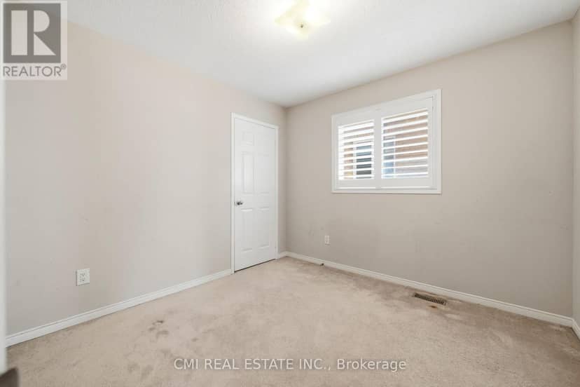 82 Gwillimbury Drive — photo 21 of 40