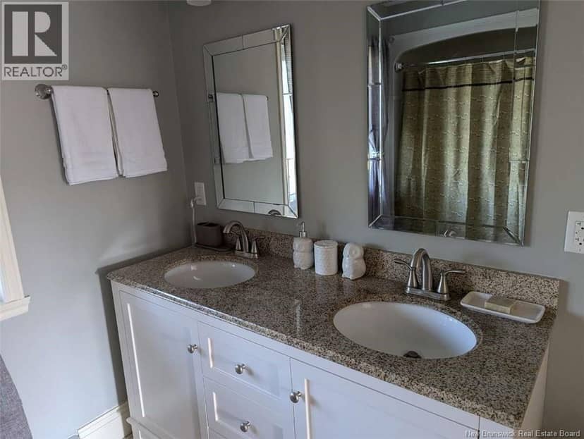 62 Bateman Promenade — photo 24 of 40