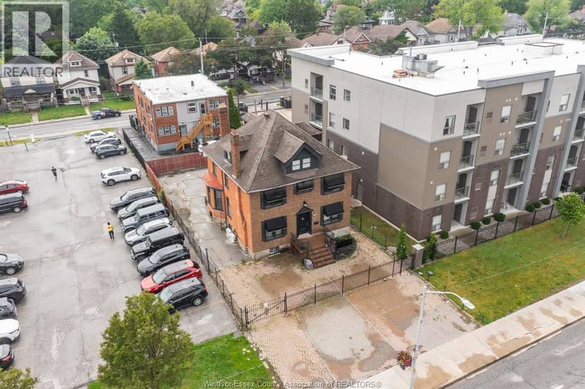 961 Ouellette Avenue — photo 4 of 40