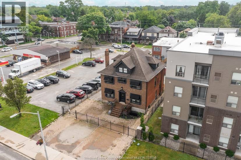 961 Ouellette Avenue — photo 6 of 40
