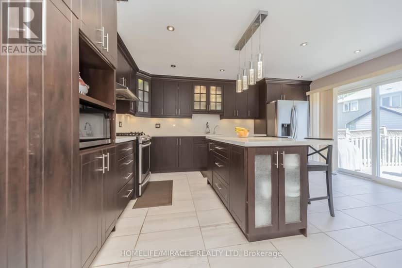 3 White Road — photo 14 of 40