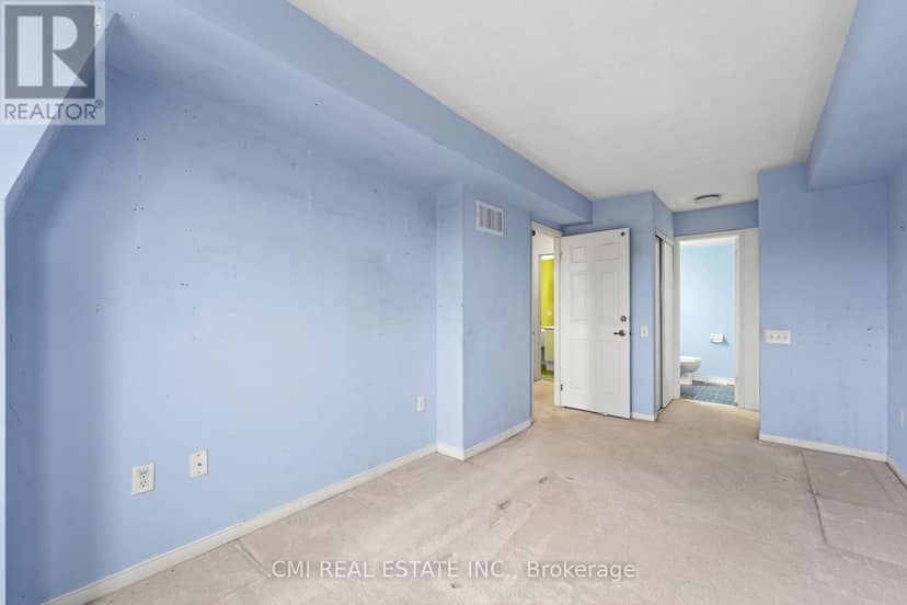 164 - 760 Lawrence Avenue W — photo 22 of 40