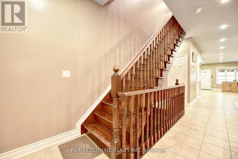 227 Earlscourt Avenue — photo 13 of 30