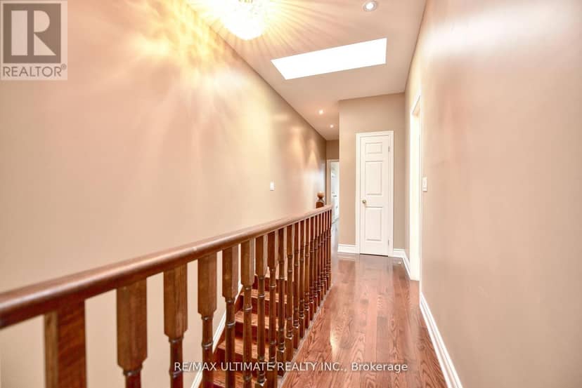 227 Earlscourt Avenue — photo 17 of 30