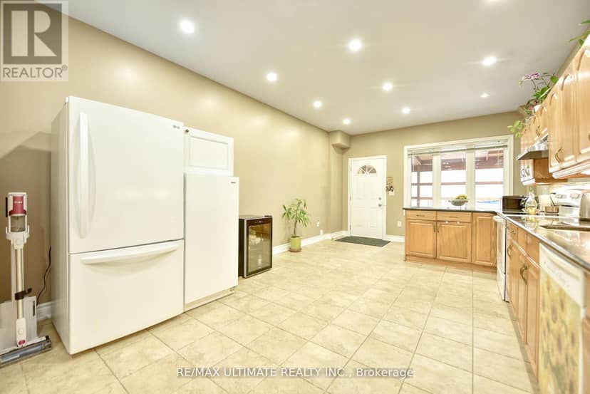 227 Earlscourt Avenue — photo 6 of 30