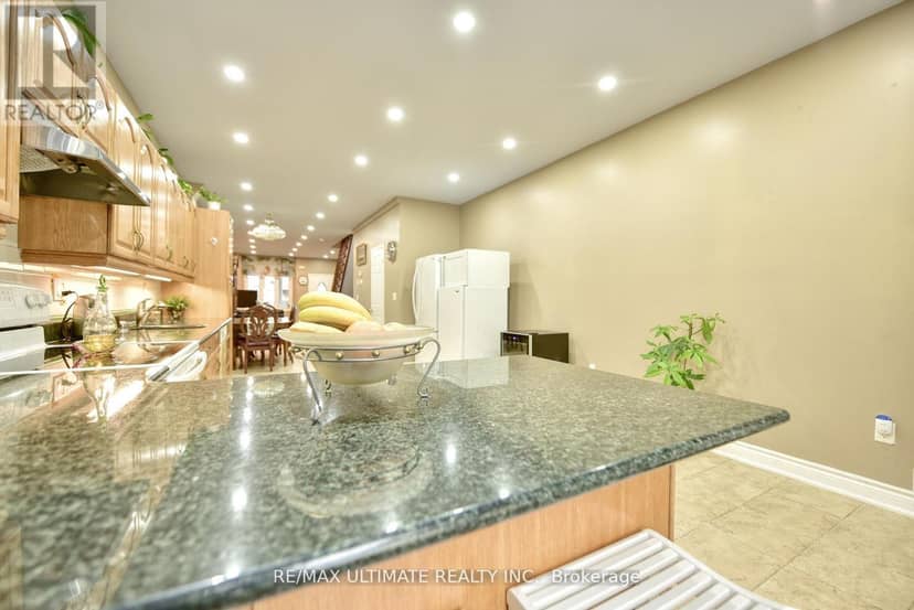 227 Earlscourt Avenue — photo 7 of 30