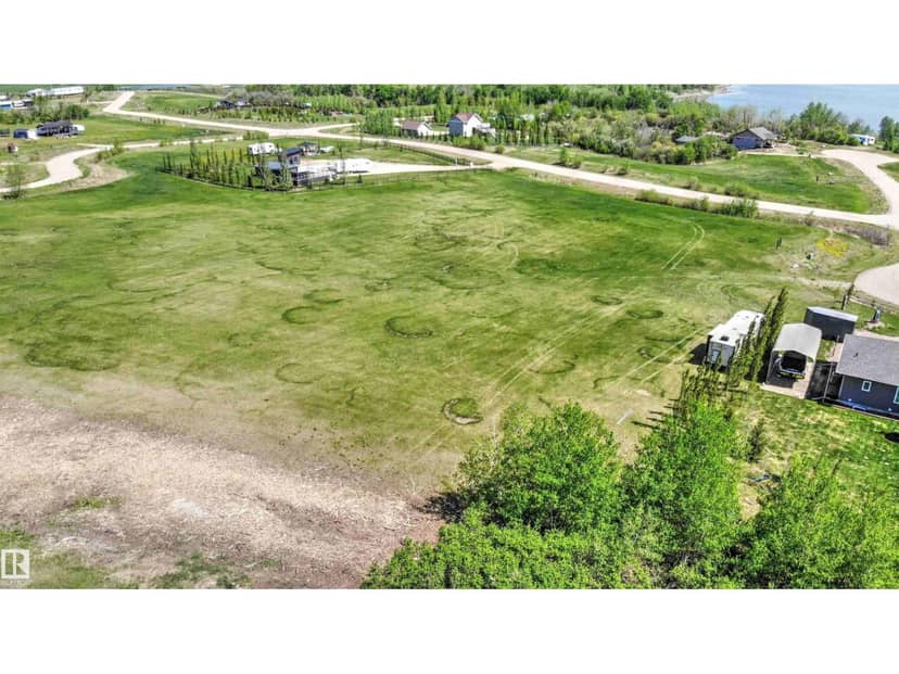 824 56316 RR 113, Rural St. Paul County