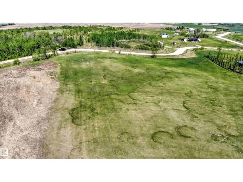 824 56316 RR 113, Rural St. Paul County, photo 3
