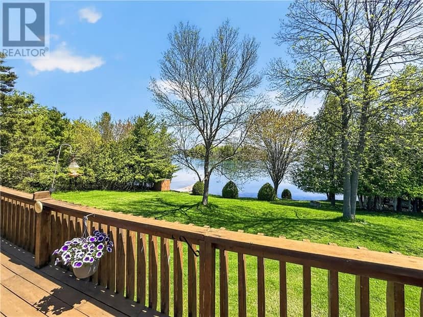 44 North Oakcliff Drive, Mindemoya, Manitoulin Island, photo 5