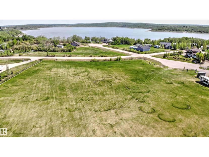 825 56316 RR 113, Rural St. Paul County, photo 2