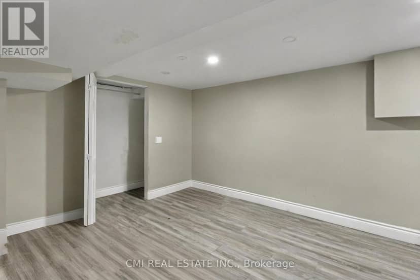 122 Montrose Street — photo 34 of 40