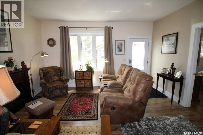 580 1st STREET E — photo 4 of 38