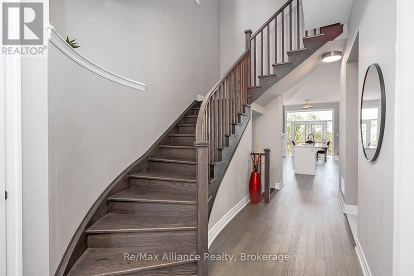 3291 Harasym Trail, Oakville, photo 4