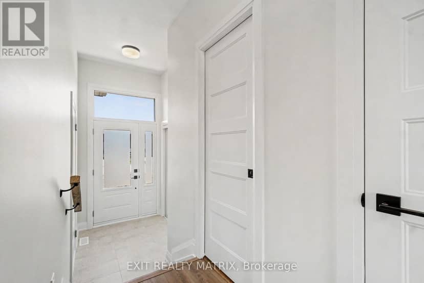 535 Regina Street — photo 3 of 16