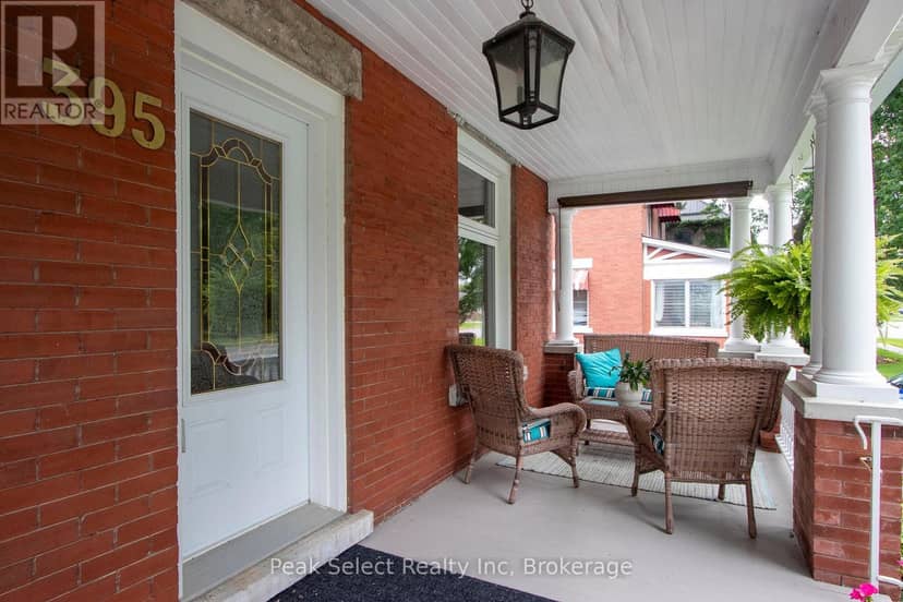 395 Queen Street E — photo 4 of 40