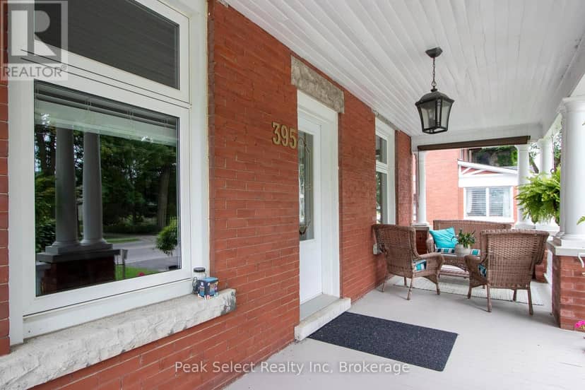 395 Queen Street E — photo 5 of 40