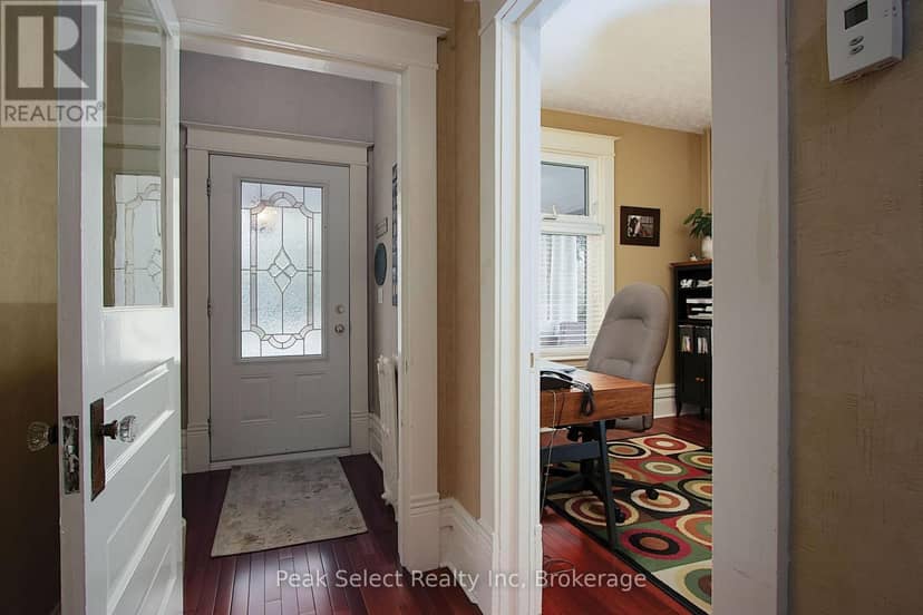 395 Queen Street E — photo 6 of 40