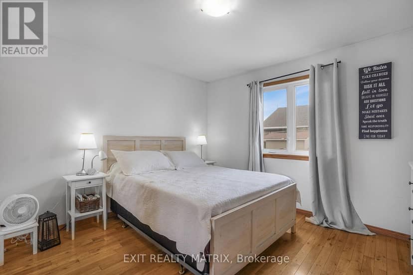 90 Richard Street — photo 16 of 34