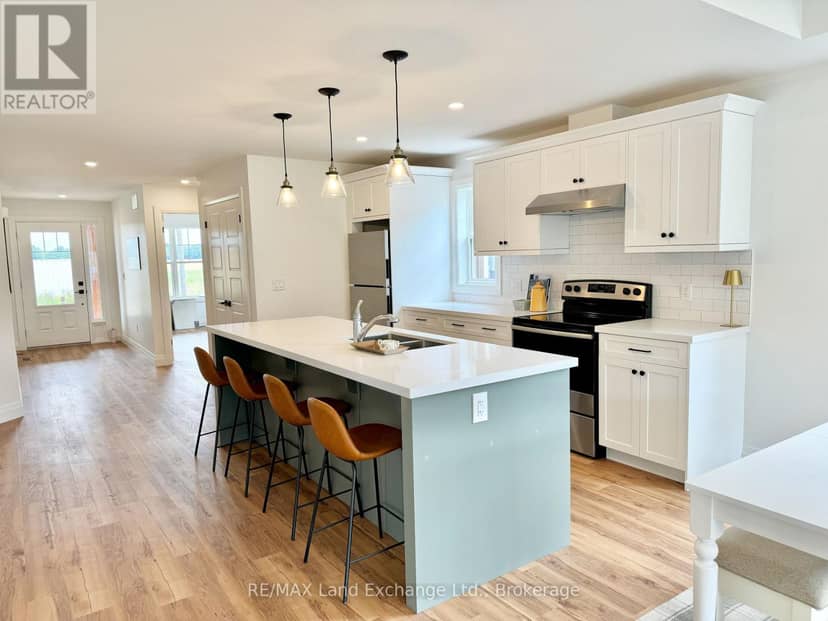 102 Eagle Court — photo 4 of 27