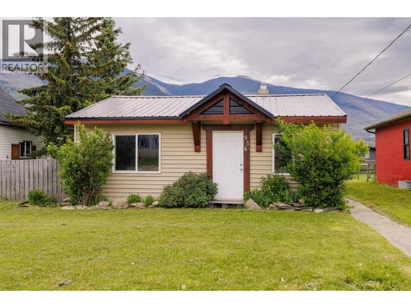 956 4TH AVENUE, McBride, photo 2