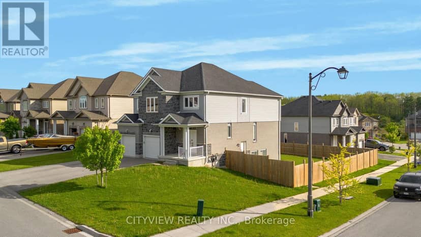 28 Hartfield Street — photo 2 of 33
