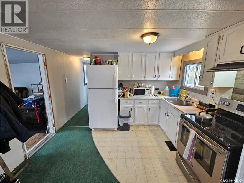 702 Railway AVENUE — photo 13 of 24