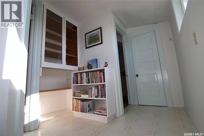 710 Railway AVENUE — photo 14 of 40