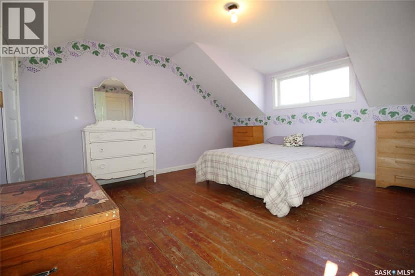710 Railway AVENUE — photo 15 of 40