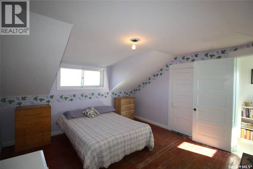 710 Railway AVENUE — photo 17 of 40