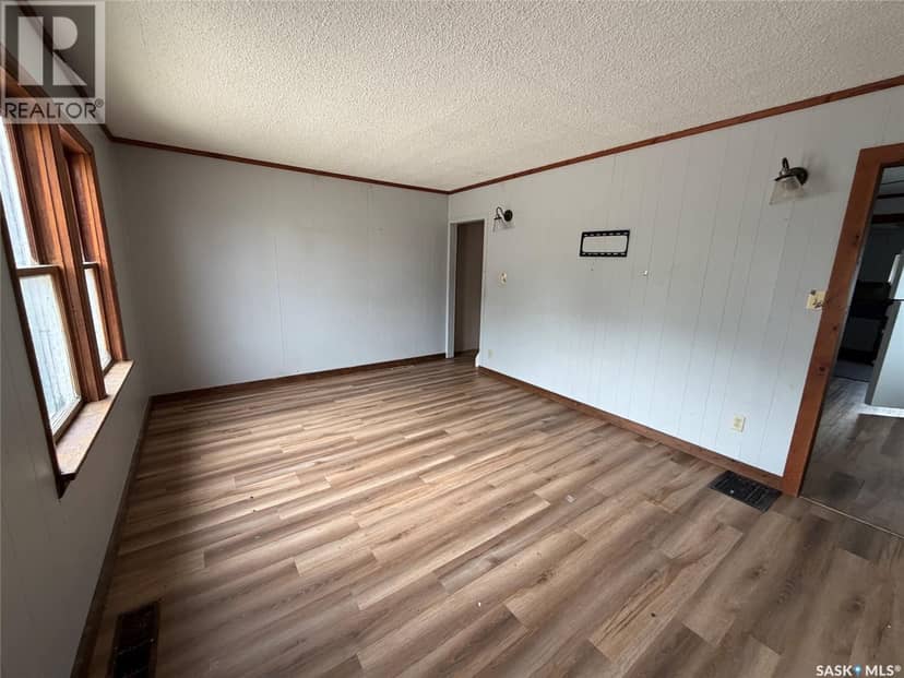 107 Main STREET — photo 4 of 9