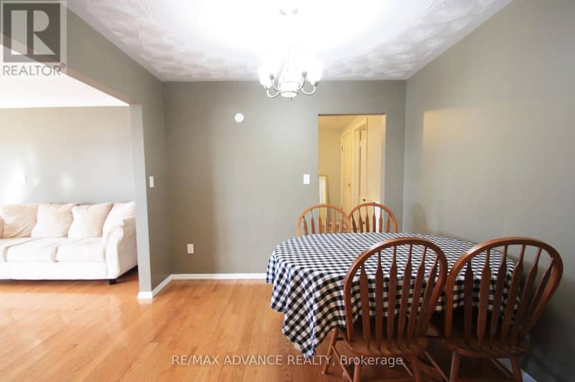 77 Rockview Road — photo 9 of 40