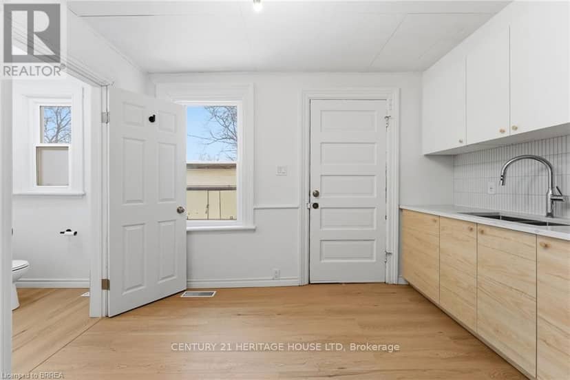 174-176 Darling Street — photo 15 of 18
