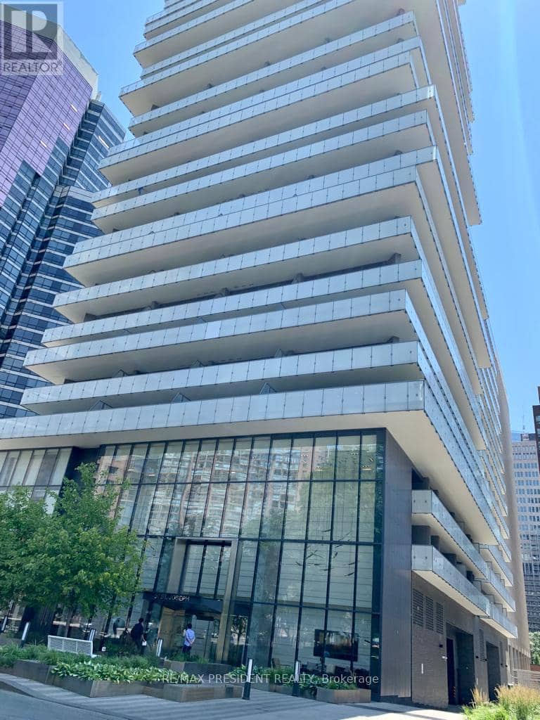 913 - 57 St Joseph Street — photo 3 of 11