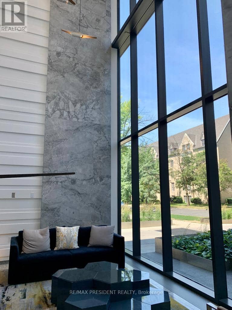 913 - 57 St Joseph Street — photo 4 of 11