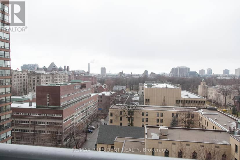 913 - 57 St Joseph Street — photo 6 of 11