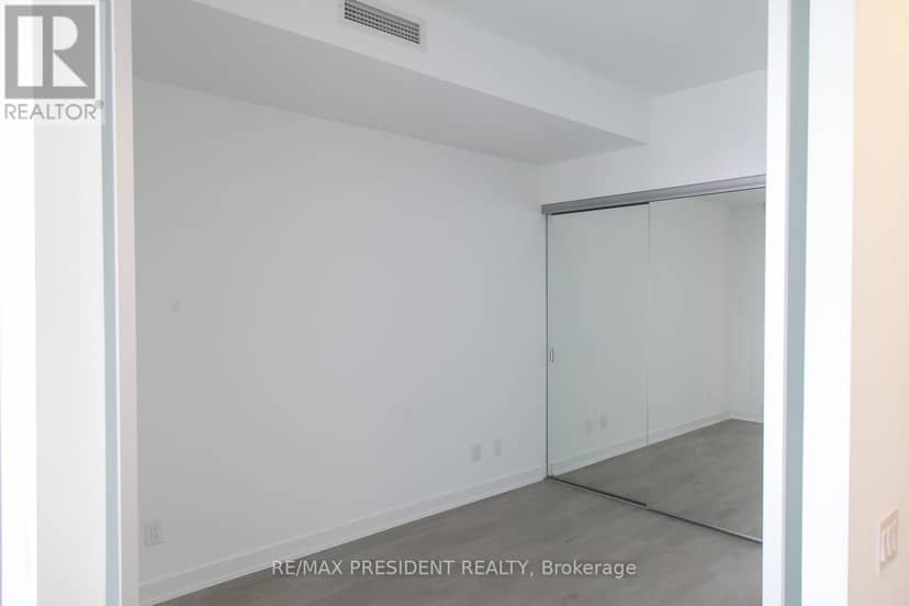 913 - 57 St Joseph Street — photo 7 of 11