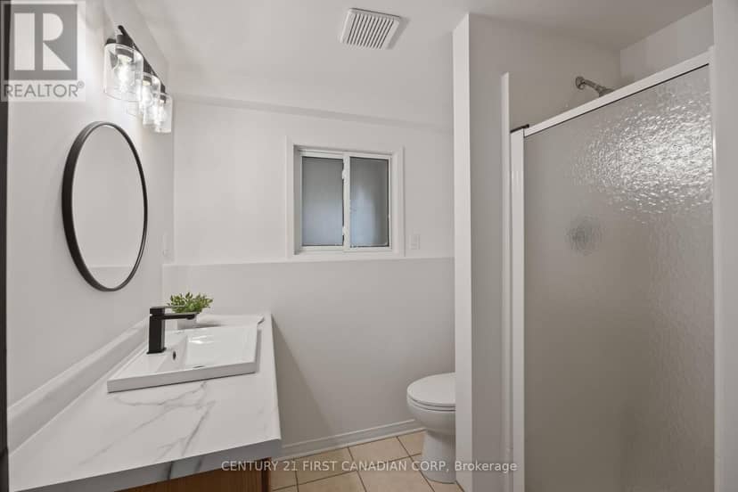 70986 B Line — photo 33 of 40
