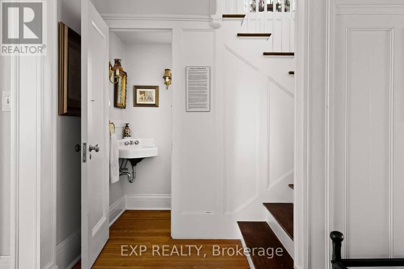 15 Trafalgar Street — photo 17 of 40