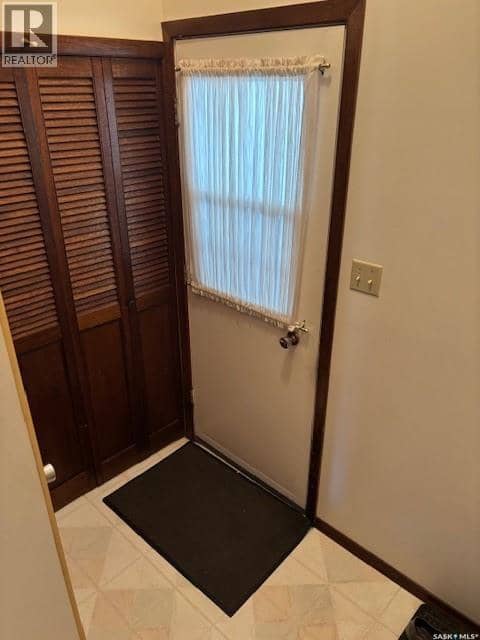 210 Alexander AVENUE — photo 18 of 36