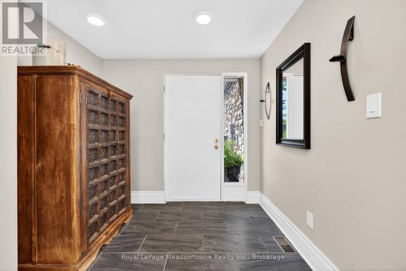 8122 Eramosa Garafraxa Townline, Centre Wellington, photo 3