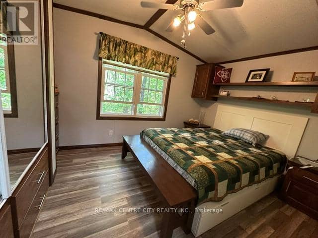 37 - 22790 Amiens Road — photo 9 of 19