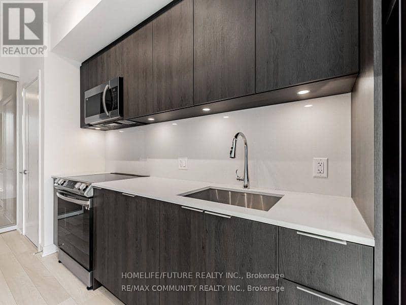 3506 - 357 King Street W — photo 13 of 28