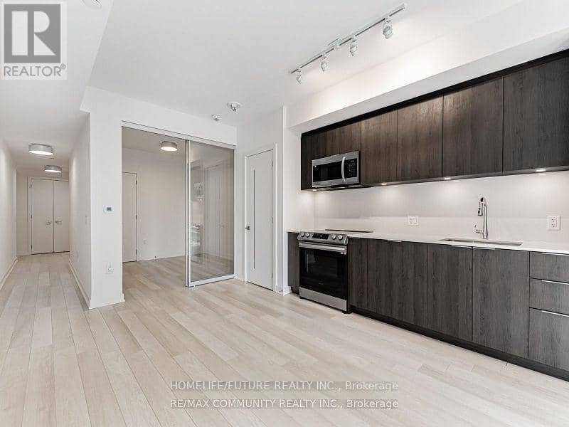 3506 - 357 King Street W — photo 15 of 28